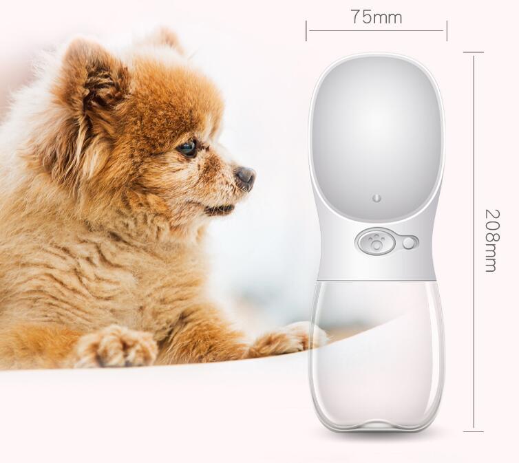 Pomeranian dog next to white Portable One-Touch Pet Water Bottle with 208mm height dimension label